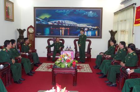 Phó Tư lệnh Quân khu 4 kiểm tra công tác trực SSCĐ tại BĐBP Thừa Thiên Huế