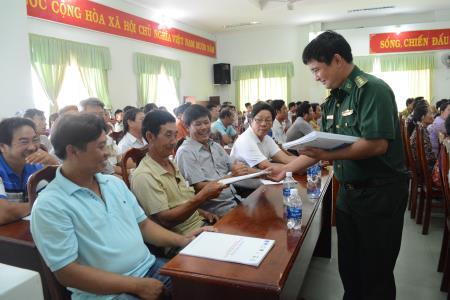 Nâng cao nhận thức của ngư dân trong bảo đảm an toàn công trình dầu khí trên biển
