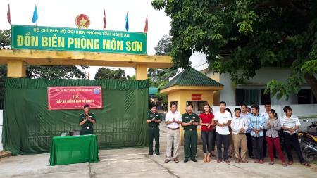 Trao bò cho hộ nghèo xã Môn Sơn, Nghệ An