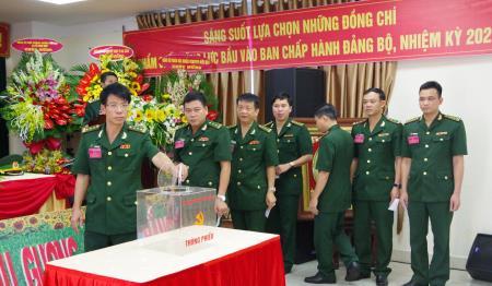 Đổi mới tư duy lãnh đạo, tạo sự chuyển biến trong thực hiện nhiệm vụ