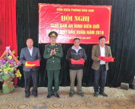 Đồn Biên phòng Dào San gặp mặt già làng, trưởng bản, bí thư chi bộ bản biên giới