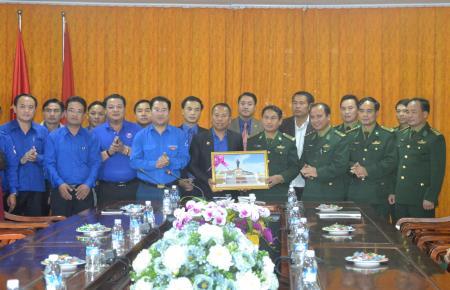 Tỉnh đoàn Bolykhamxay chúc mừng BĐBP Hà Tĩnh nhân Ngày Truyền thống BĐBP