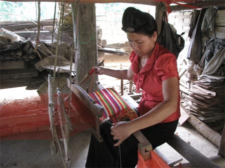 Bản Mển rộng cửa đón khách
