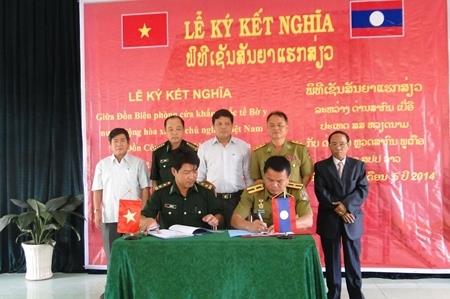 Đồn BPCK Quốc tế Bờ Y kết nghĩa vói Đồn Công an Cửa khẩu Phu Cưa (Lào)