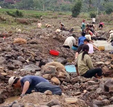 Nguy cơ "chảy máu" đá quý