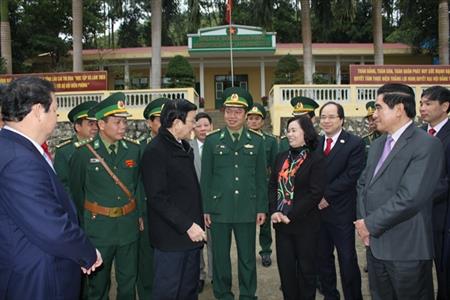 Chủ tịch nước Trương Tấn Sang thăm, chúc Tết cán bộ, chiến sĩ BĐBP Lào Cai