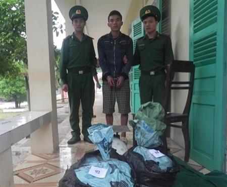 BĐBP Quảng Bình bắt giữ vụ vận chuyển 50kg thuốc bom từ Lào về Việt Nam