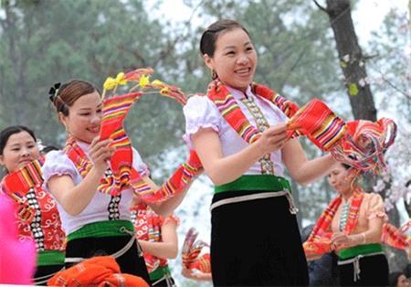 Ứng xử với rừng thiêng của người Thái