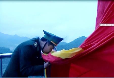 Phim tài liệu Việt Nam: “Bâng khuâng đứng giữa hai dòng nước…”