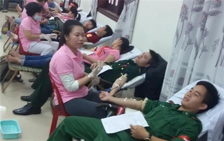 Tuổi trẻ BĐBP Đà Nẵng hiến máu nhân đạo trong “Ngày chủ nhật đỏ”