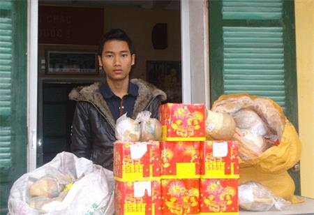 Vận chuyển 35kg pháo nổ qua biên giới