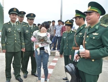 Tiếp nhận nạn nhân bị lừa bán sang Trung Quốc