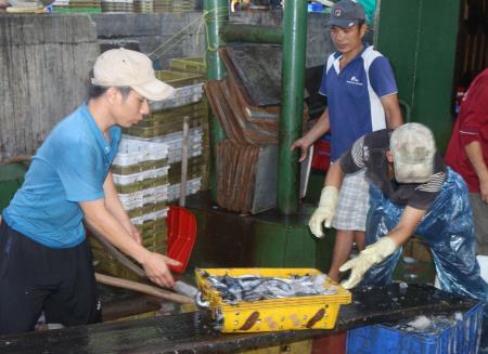 Người kết nối “con tim” giữa biển khơi