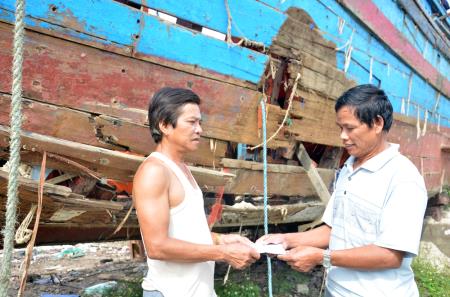 Quảng Ngãi: Quyên góp 100 triệu đồng ủng hộ tàu ngư dân bị nạn