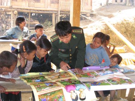 BĐBP Thừa Thiên Huế đi tiên phong nâng bước các em đến trường