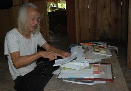 Người nặng tình với chữ Thái cổ