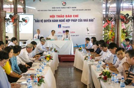 Nhà báo phải đủ "sức đề kháng" trước "phong bì bất chính"