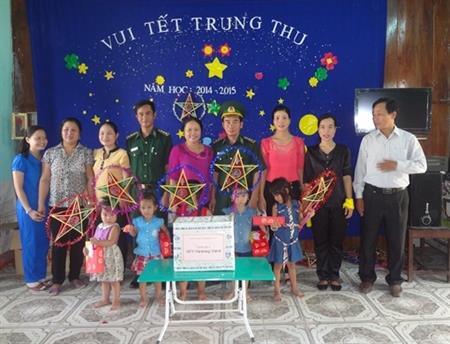 Vui Tết Trung thu cùng học sinh mầm non xã biên giới Lâm Thủy