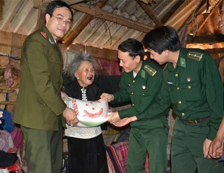 “Ấm ấp nghĩa tình biên cương” nơi biên giới Chiềng On