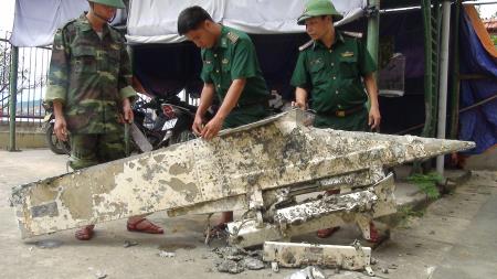 Tiếp nhận vật thể nghi là của máy bay bị rơi xuống biển