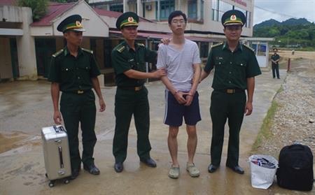 Bàn giao người nhập cảnh trái phép