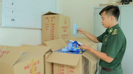 Thu giữ trên 150.000 chiếc khẩu trang y tế không rõ nguồn gốc