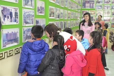 Học sinh mầm non tìm hiểu về BĐBP Thừa Thiên Huế