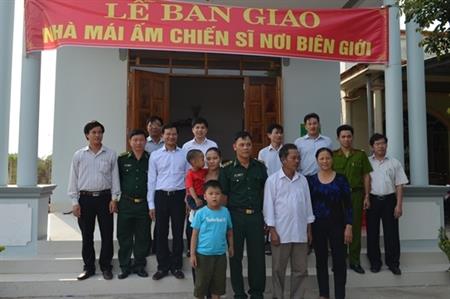 Trao nhà “Mái ấm chiến sĩ nơi biên giới”