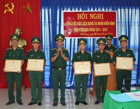 Tổng kết xây dựng và nhân điển hình tiên tiến giai đoạn 2011-2015