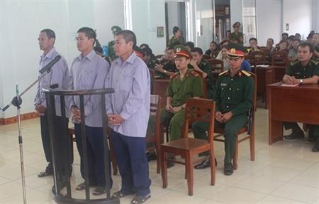 Xét xử lưu động 3 đối tượng chống người thi hành công vụ