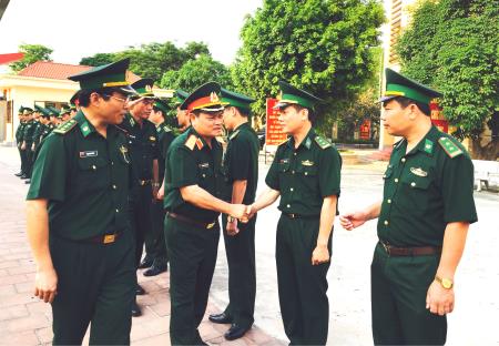 Kiểm tra công tác chuẩn bị bầu cử của các đơn vị lực lượng vũ trang tại Quảng Bình