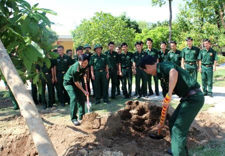 BĐBP Đăk Lăk trồng cây Nhớ ơn Bác Hồ