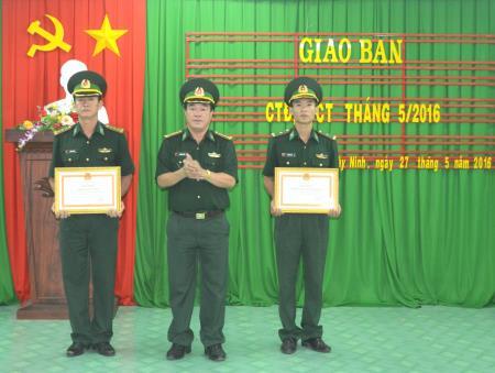 Chủ tịch UBND tỉnh Tây Ninh khen thưởng đột xuất cho các đơn vị, cá nhân thuộc BĐBP tỉnh