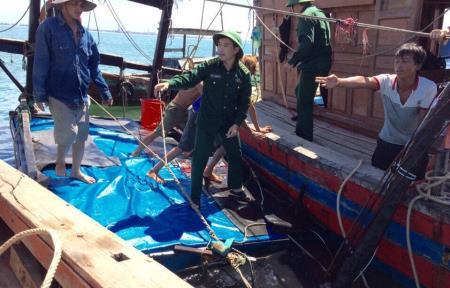 BĐBP Hà Tĩnh cứu thành công 3 ngư dân bị chìm tàu