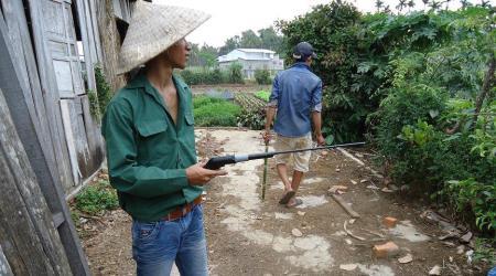 Hiểm họa từ súng bắn bằng cồn tự chế