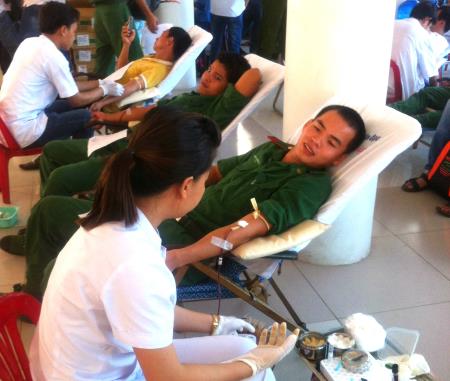 Tuổi trẻ thành phố Đà Nẵng hiến máu tình nguyện