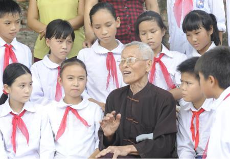 Khởi sắc trên quê hương cách mạng ATK II