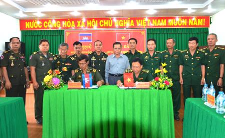 Hội đàm hợp tác bảo vệ an ninh trật tự khu vực biên giới Việt Nam-Campuchia
