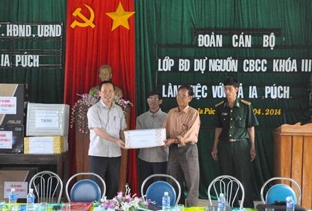 Đoàn cán bộ dự nguồn cao cấp nghiên cứu thực tế tại xã Ia Púch