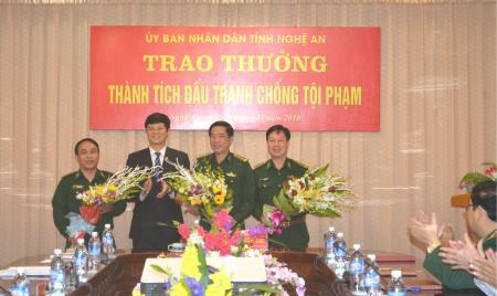 Trao thưởng cho Ban chuyên án bắt vụ vận chuyển 69 bánh heroin