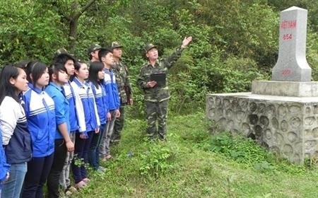 Thành tựu trong lãnh đạo xây dựng nền biên phòng toàn dân và xây dựng lực lượng