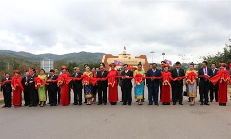 Khai trương chính thức mô hình kiểm tra “Một cửa, một lần dừng” tại cặp CKQT Lao Bảo - Đen-xa-vẳn
