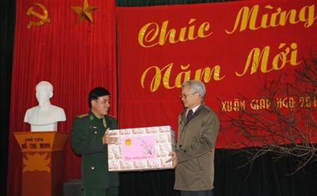 Chúc Tết cán bộ, chiến sĩ BĐBP và nhân dân tỉnh Sơn La
