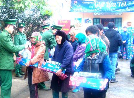 Tết ấm nơi địa đầu Tổ quốc