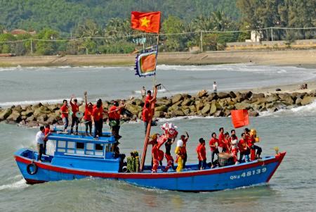 Mở biển đầu năm