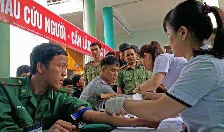 Tuổi trẻ huyện biên giới Tây Giang hiến máu tình nguyện