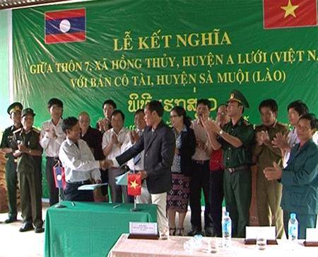 Thừa Thiên Huế: Lễ kết nghĩa bản - bản đối diện hai bên biên giới