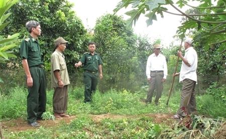 Từ phương châm "Ba bám, bốn cùng"…