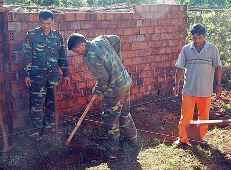 Không ngừng rèn luyện phấn đấu, đáp ứng yêu cầu nhiệm vụ trong tình hình mới