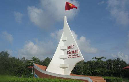 Tổ quốc nơi tận cùng đất nước...